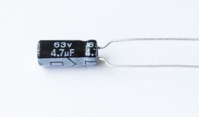 4.7 MF 63V Kondansatör (Elektrolitik)
