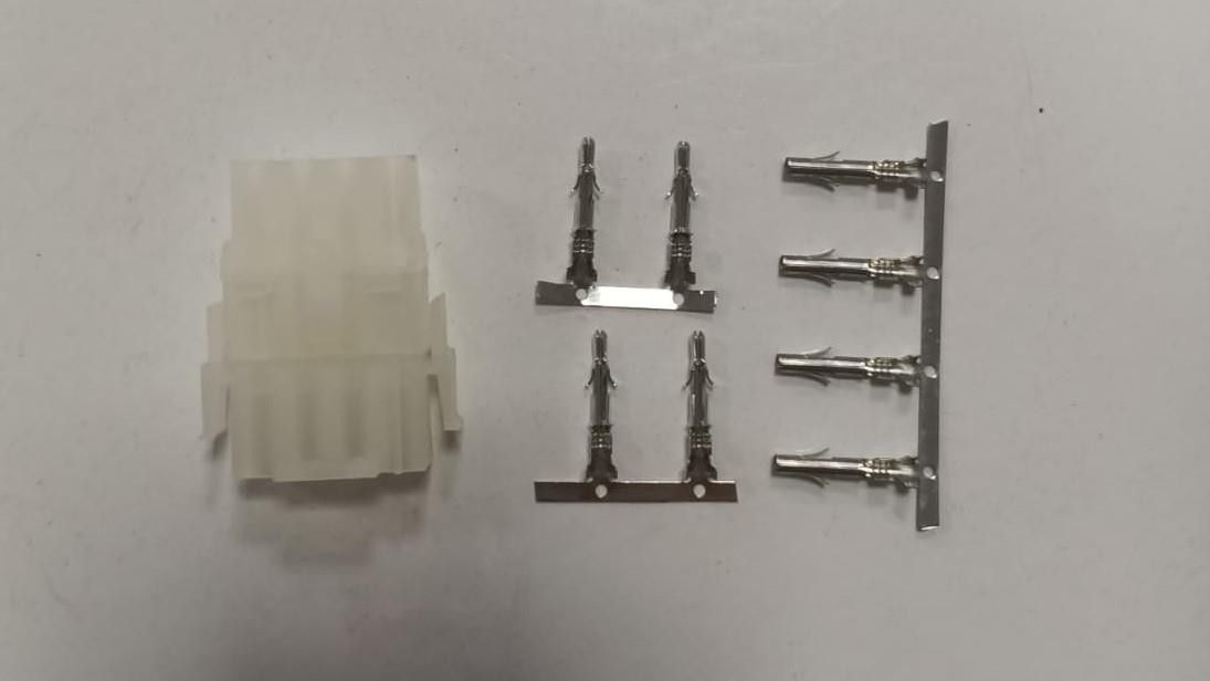 4 lü Yuvarlak Plastik Erkek-Dişi Konnektör Takımı