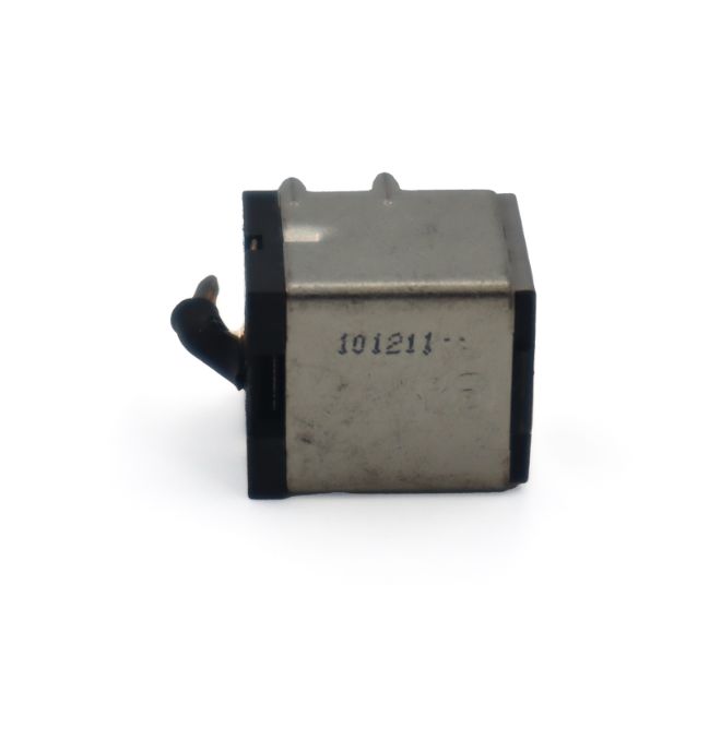 DJ-017 6.3X3.0mm 6 Pin Notebook Power Şase Soket